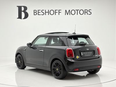 2023 Mini Hatch
