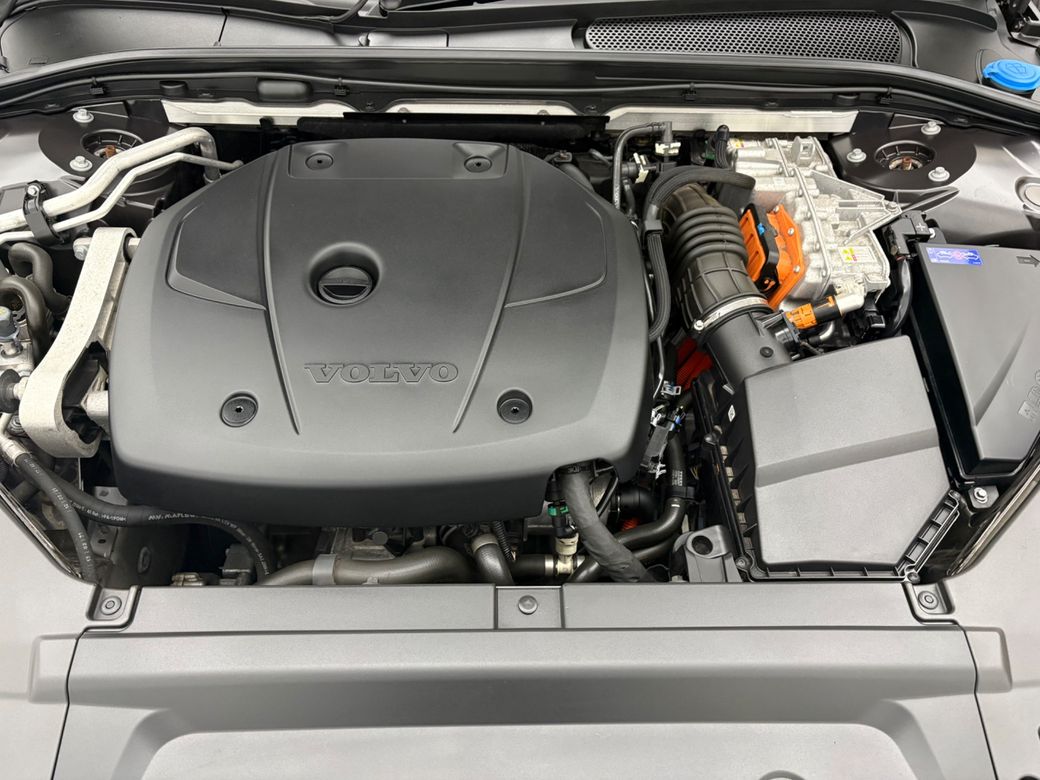 2022 Volvo S90
