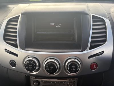 2014 Mitsubishi L200