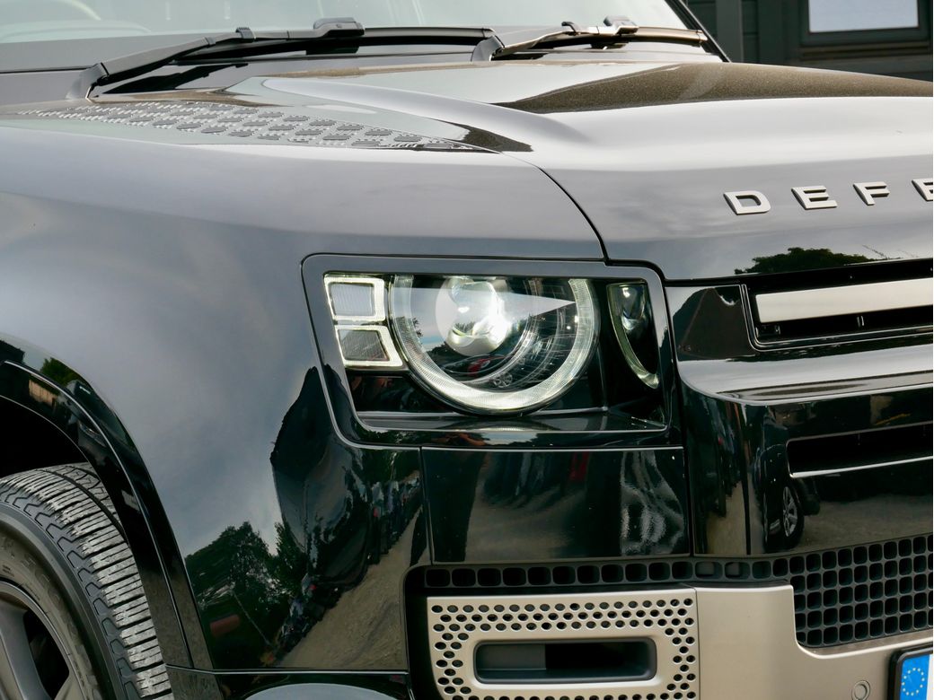 2025 Land Rover Defender