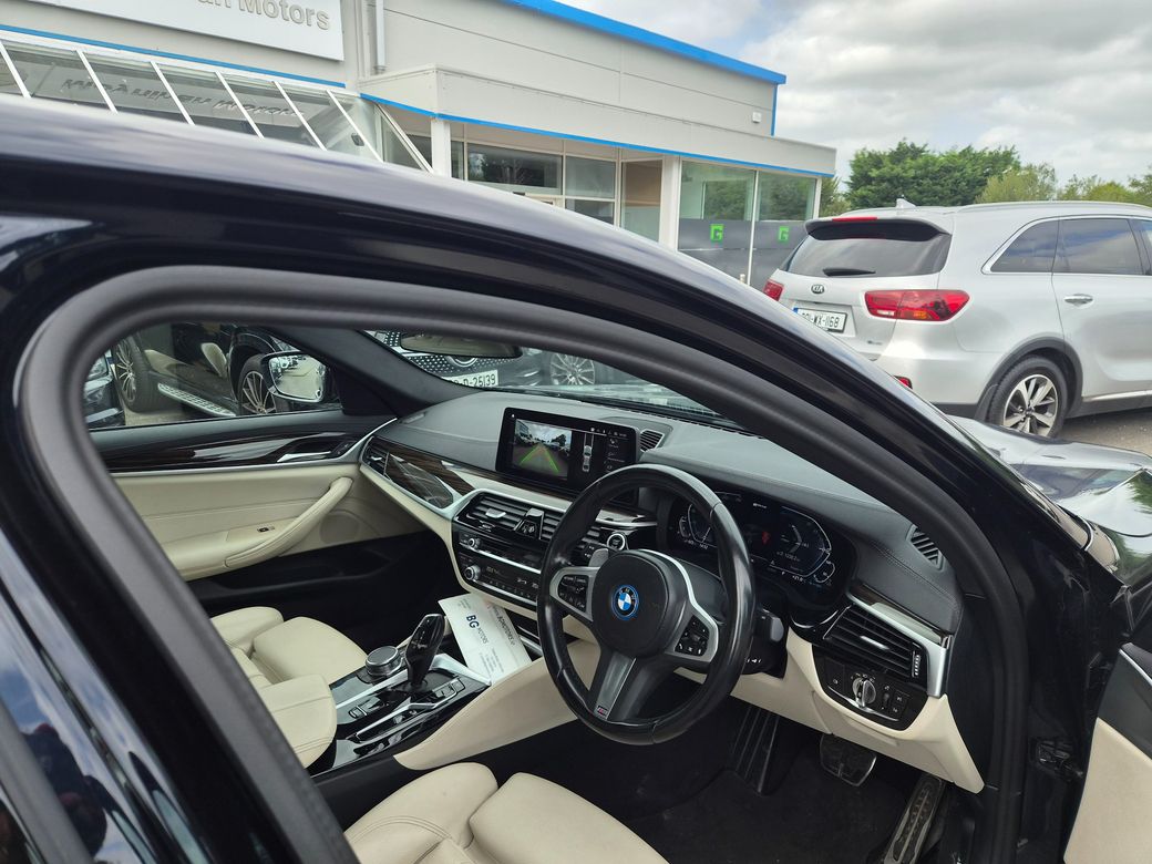 2023 BMW 530