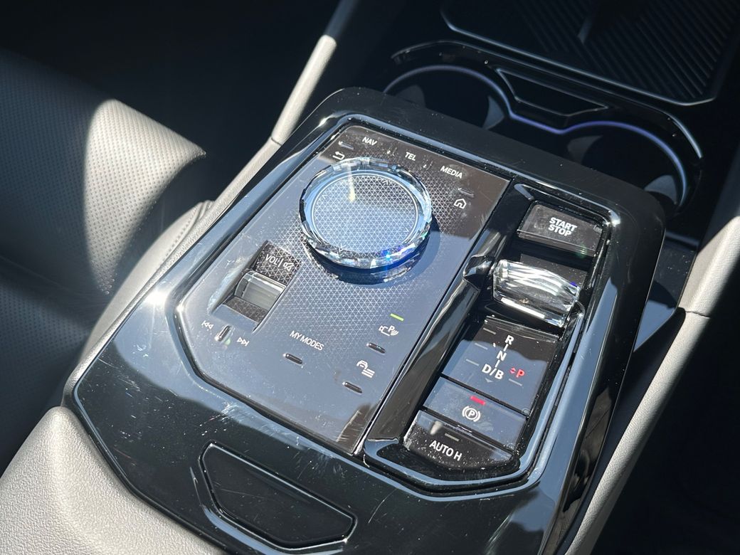 2025 BMW i5