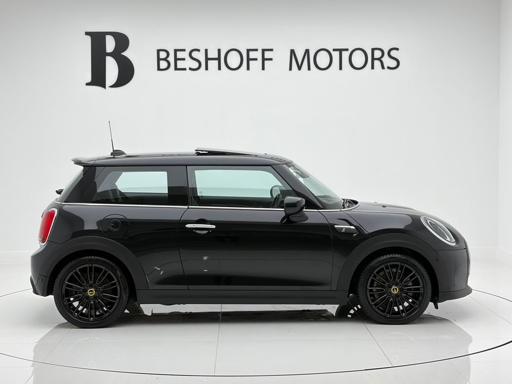 2023 Mini Hatch