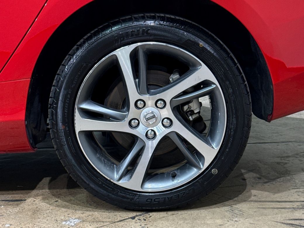 2019 Volvo V40