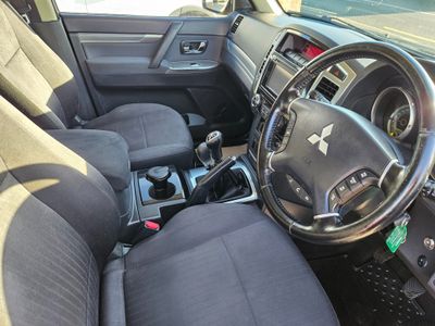 2015 Mitsubishi Pajero