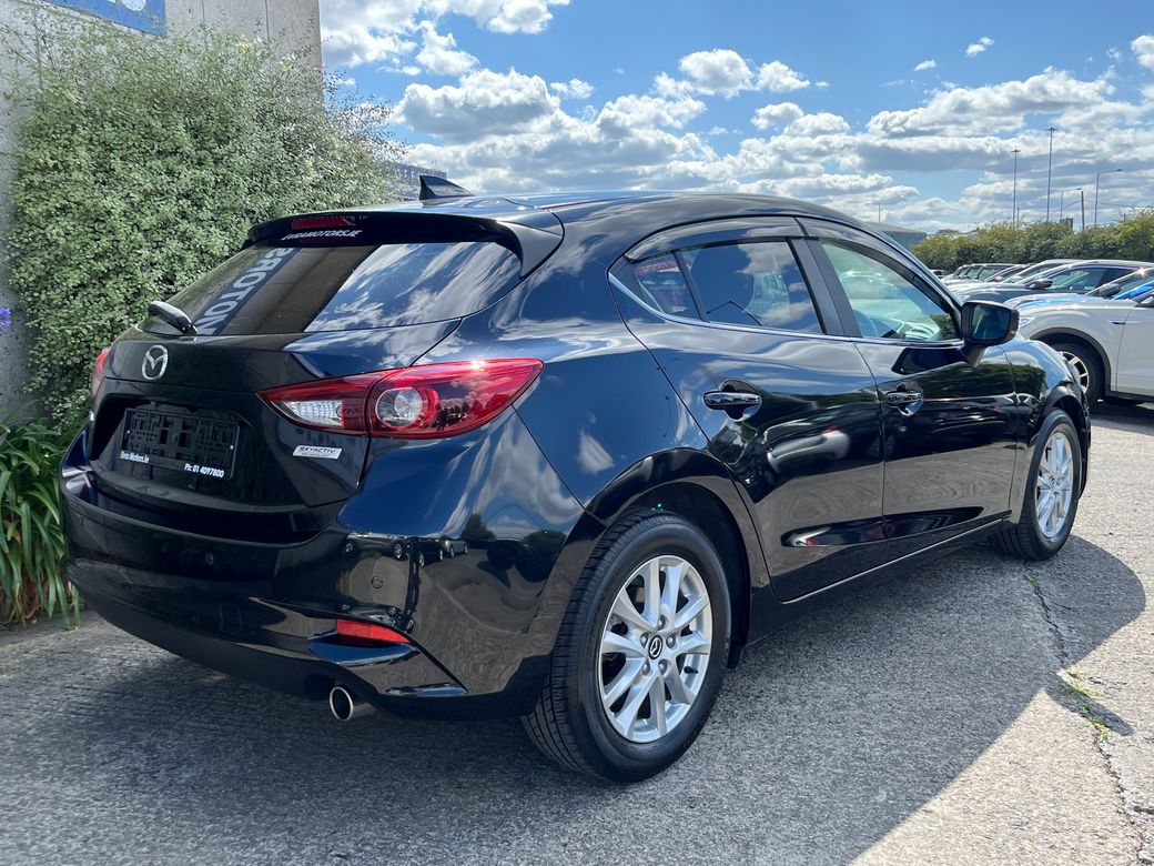 2018 Mazda Axela