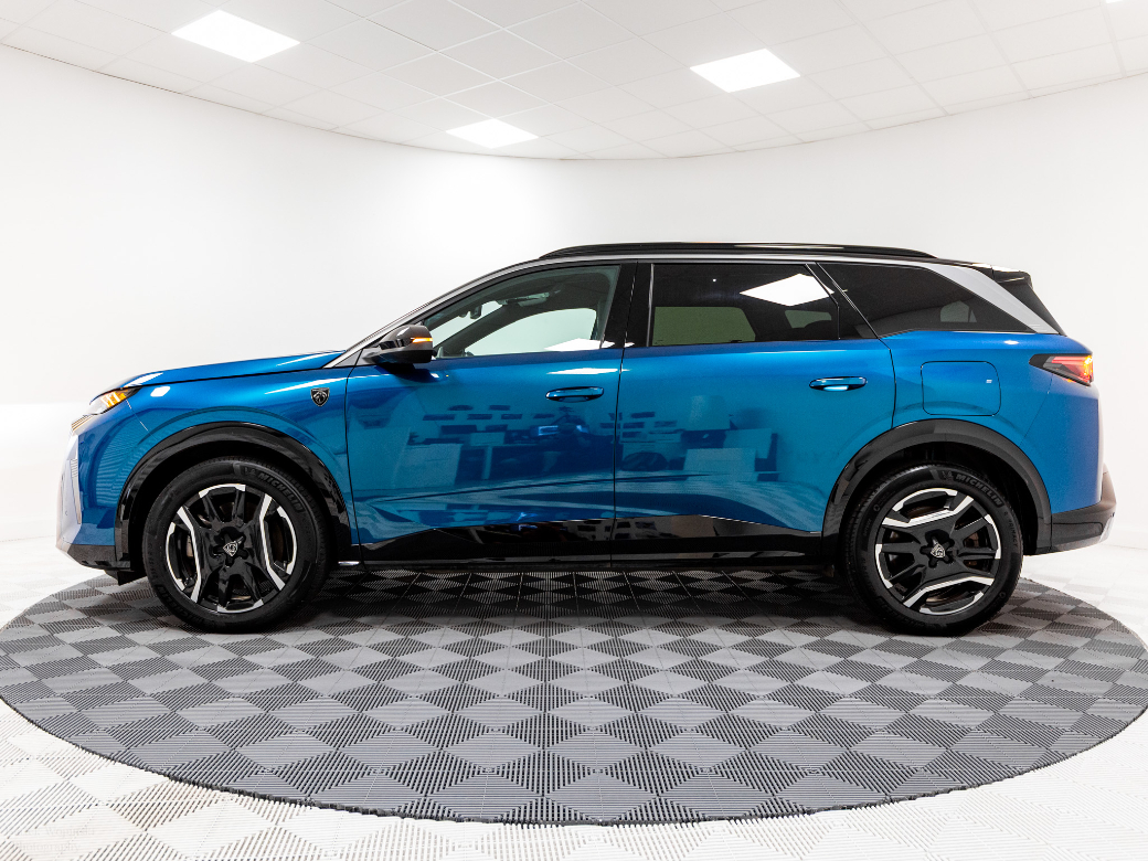 2025 Peugeot 5008