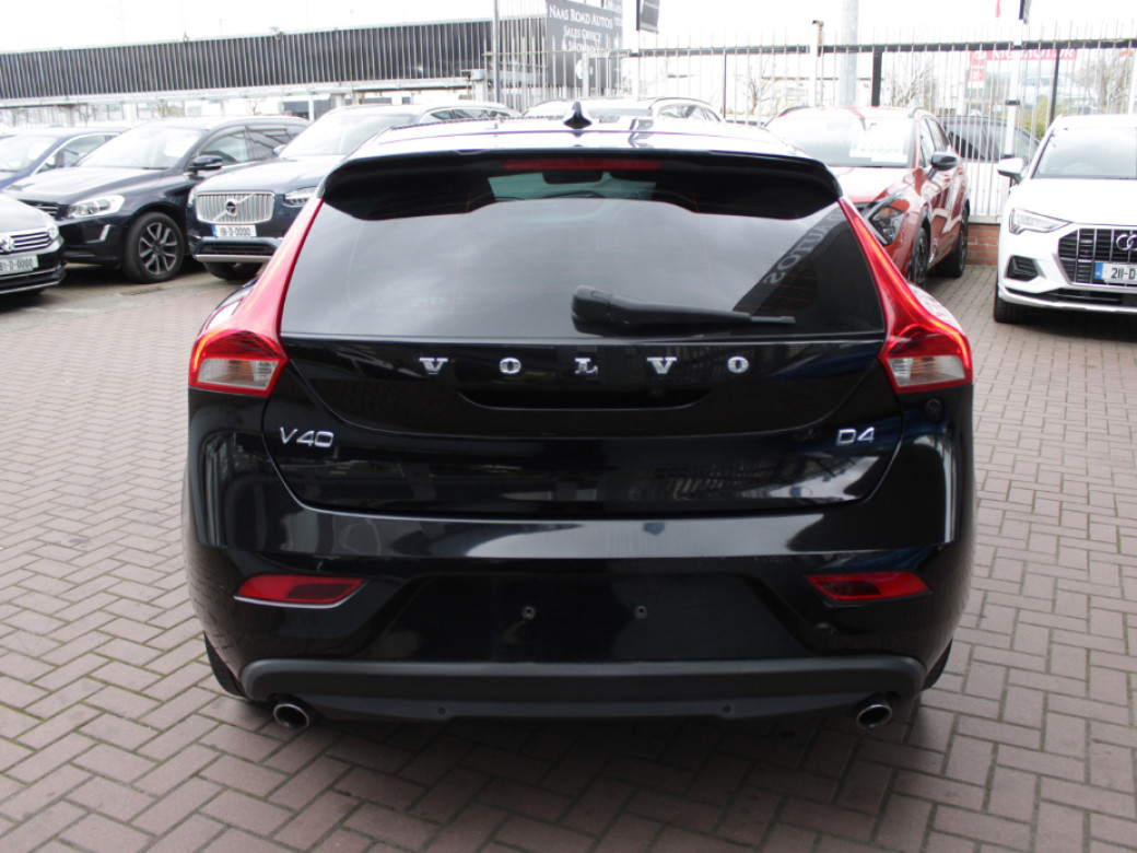 2018 Volvo V40