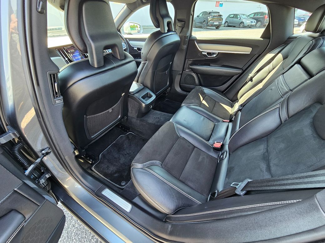 2017 Volvo S90