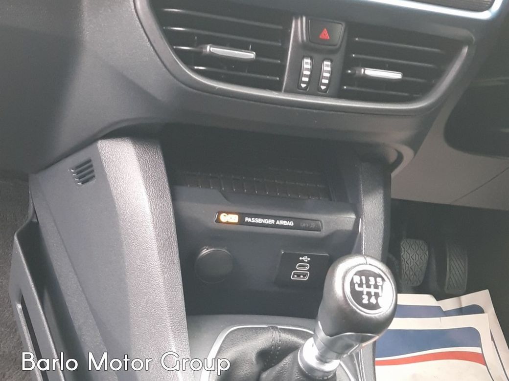 2025 Ford Transit Courier