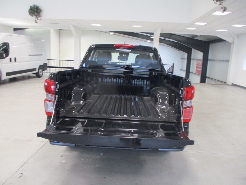 2025 Isuzu D-MAX