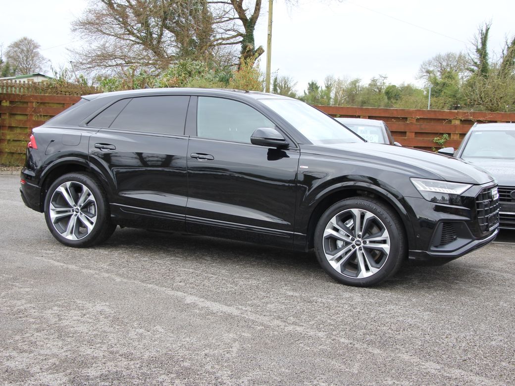 2023 Audi Q8