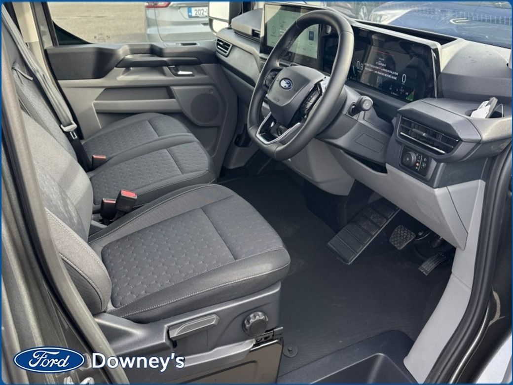 2025 Ford Transit Custom