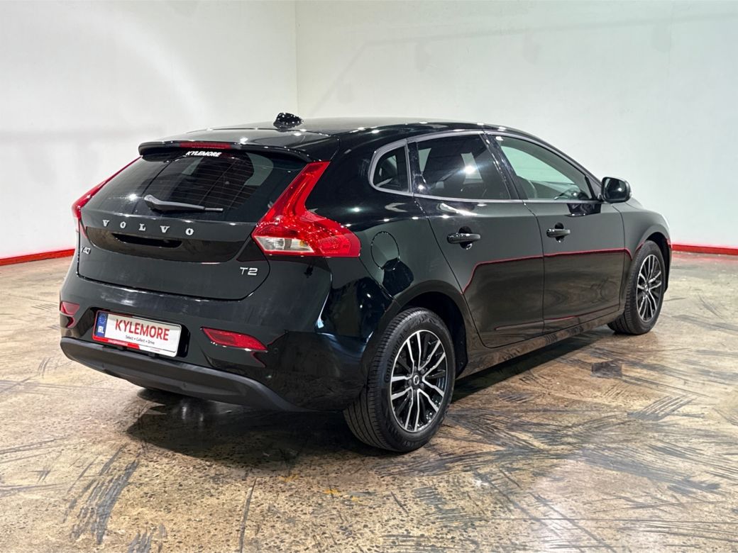 2019 Volvo V40