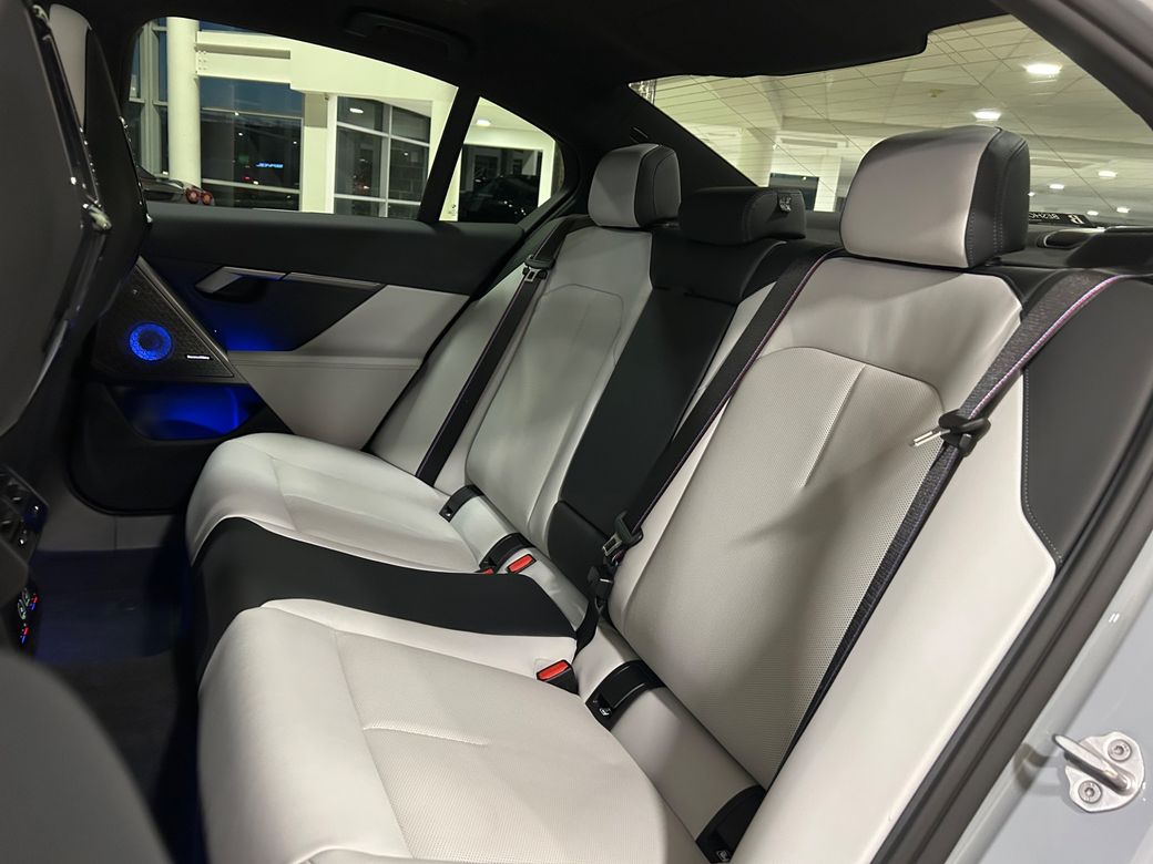 2025 BMW M5
