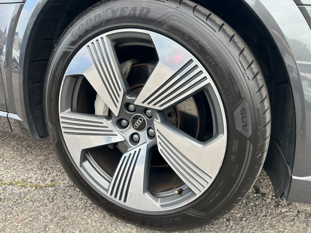 2022 Audi e-tron