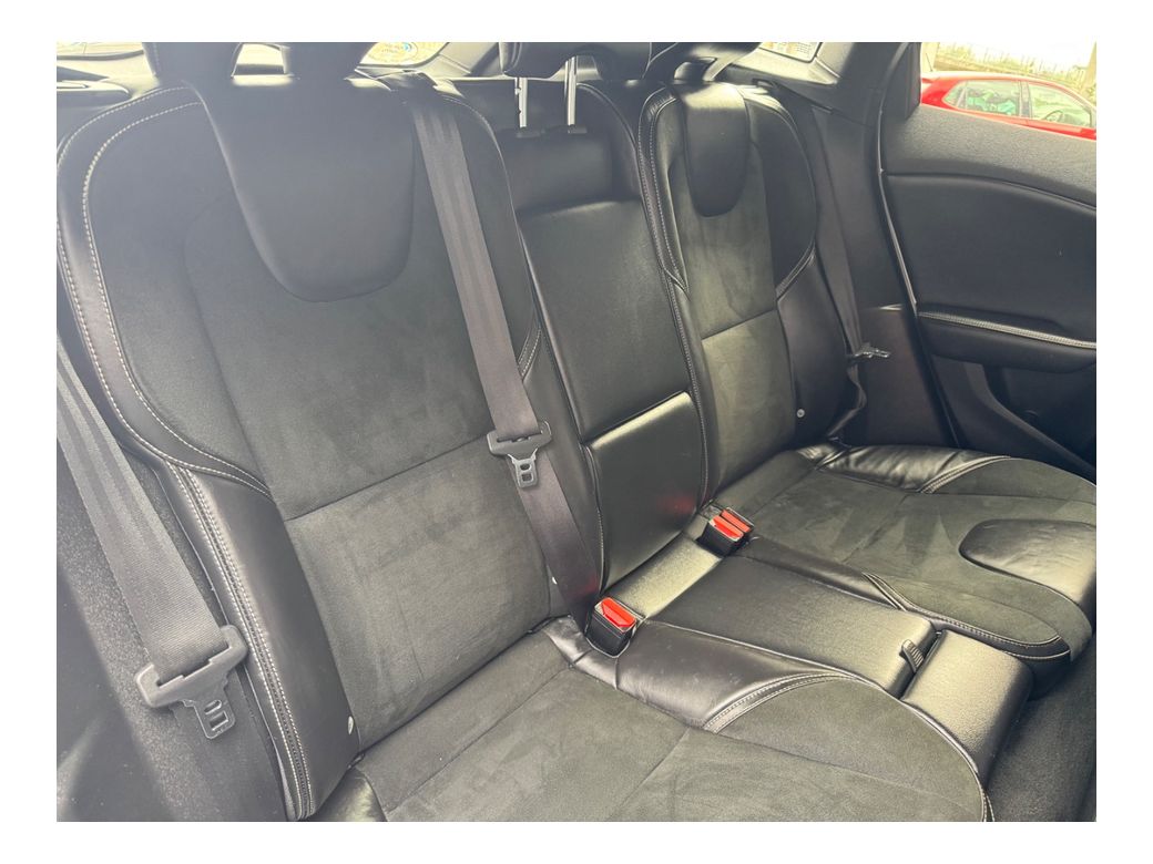 2016 Volvo V40