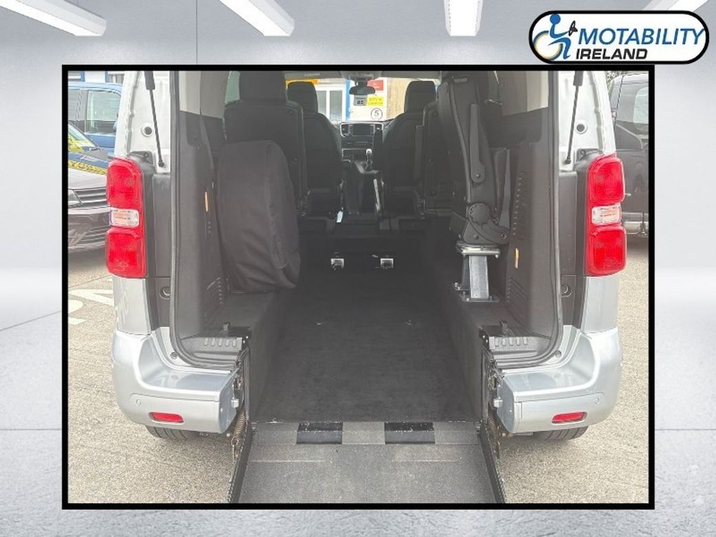 2020 Peugeot Traveller