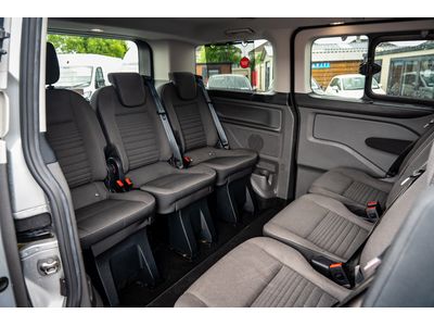 2022 Ford Tourneo