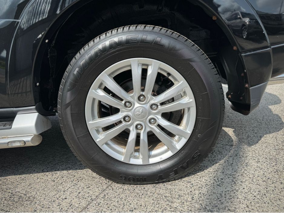 2017 Mitsubishi Shogun