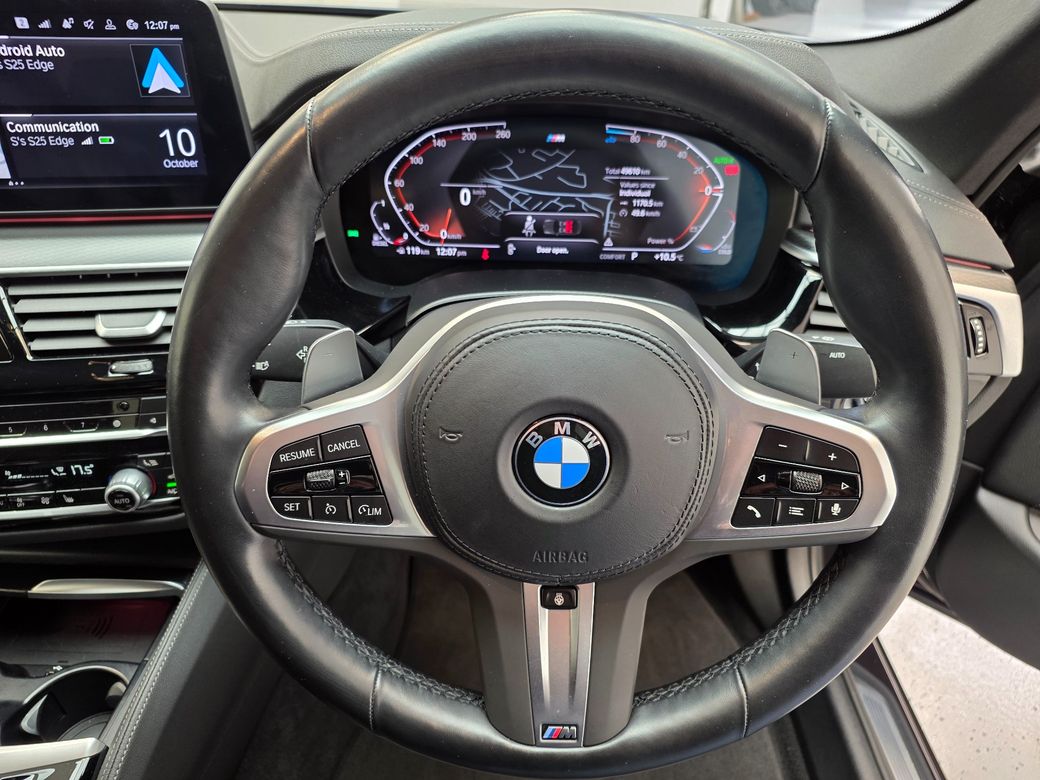 2023 BMW 520