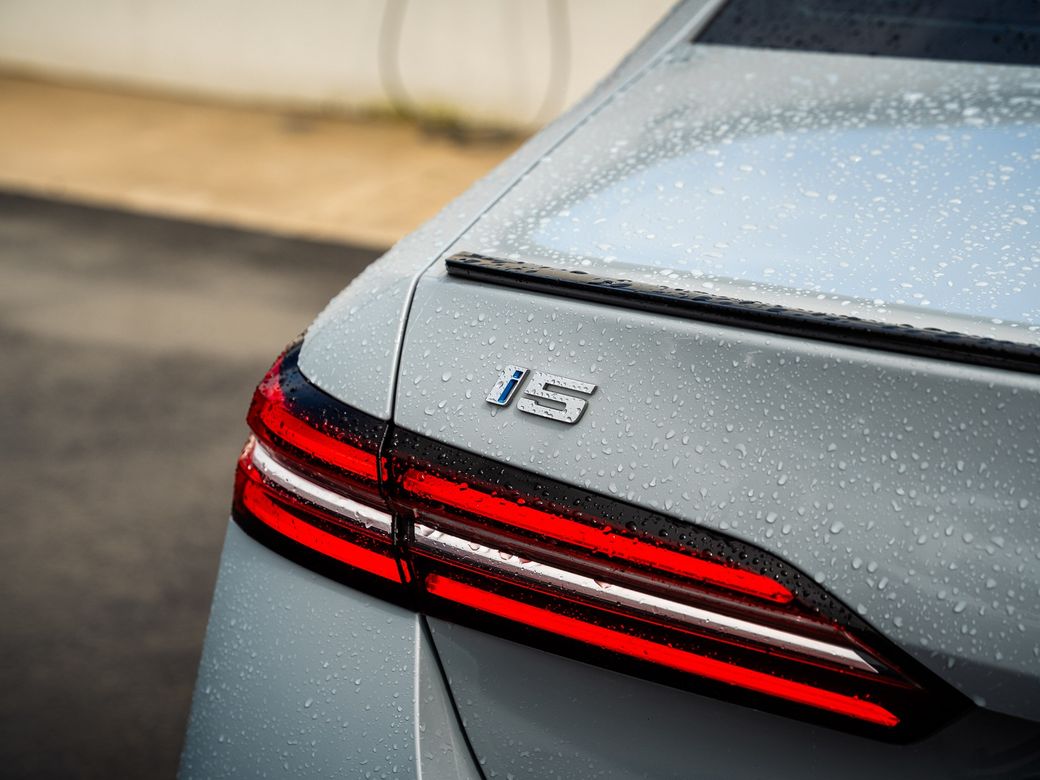 2024 BMW i5