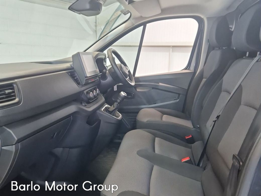 2025 Nissan Primastar