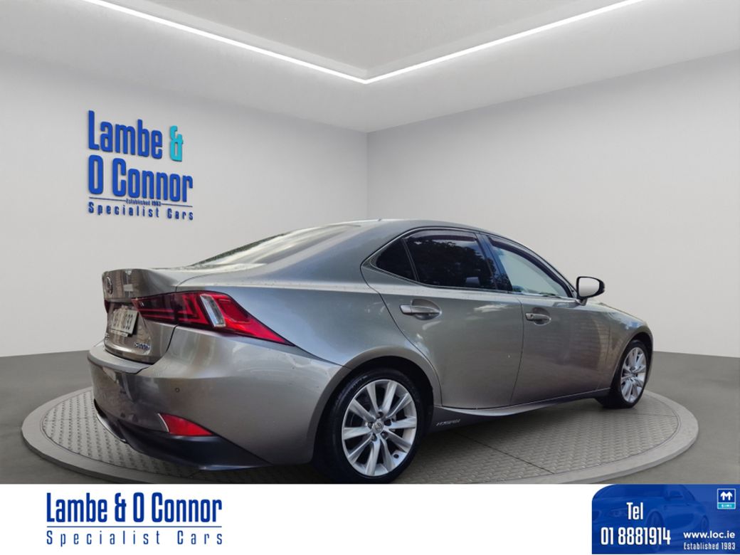 2015 Lexus IS 300h