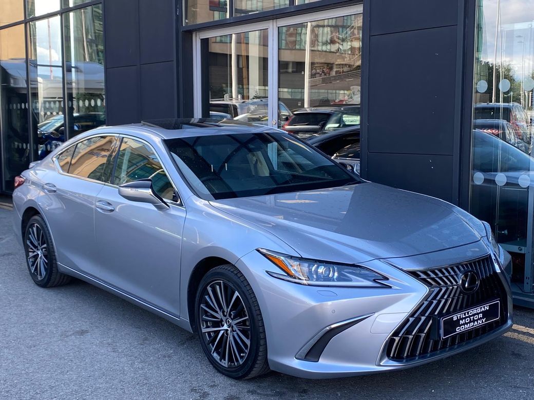 2023 Lexus ES 300h
