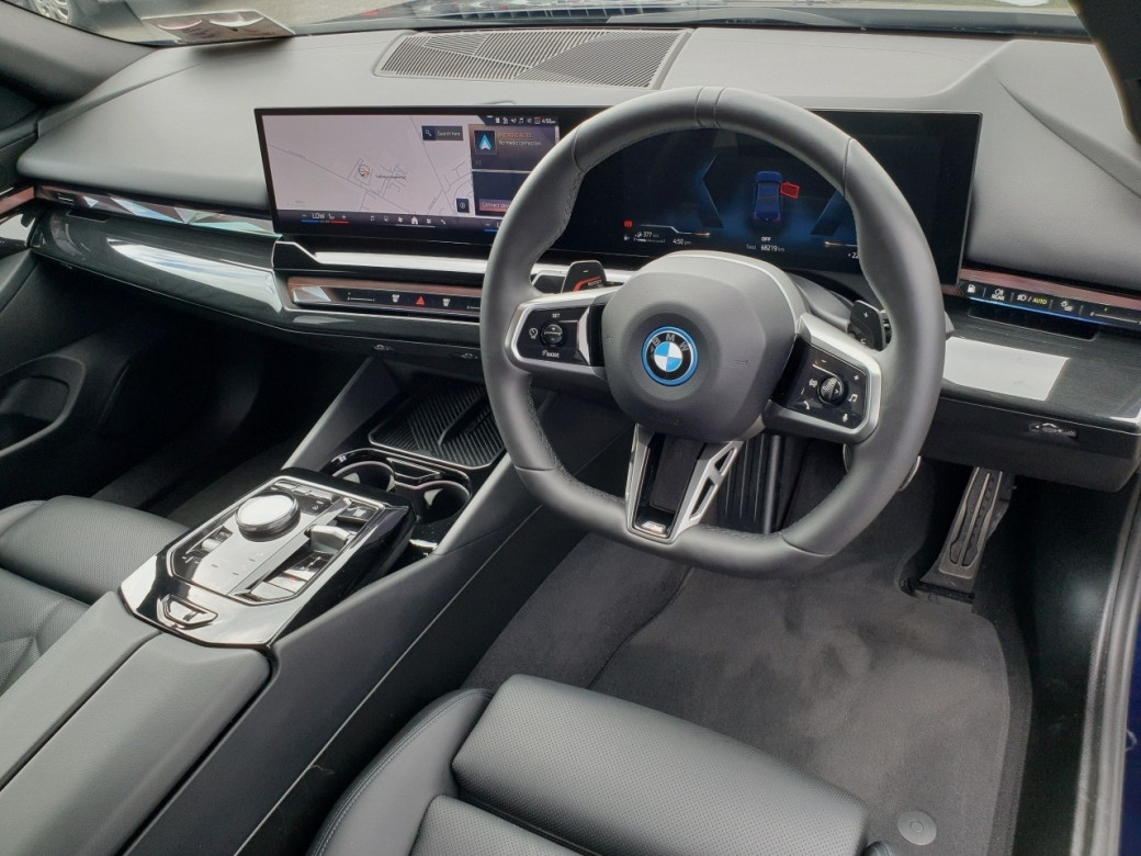 2024 BMW 530