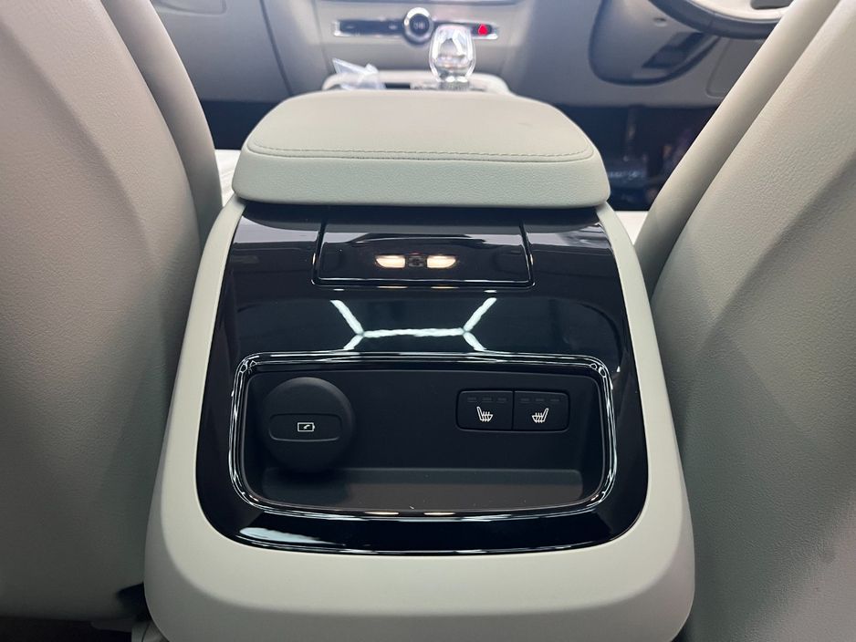 2023 Volvo V90