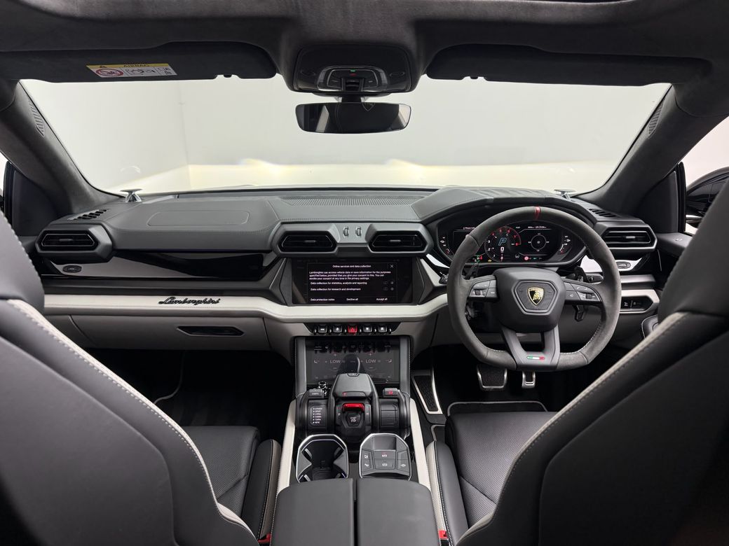 2025 Lamborghini Urus