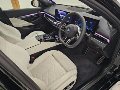 2025 BMW i5