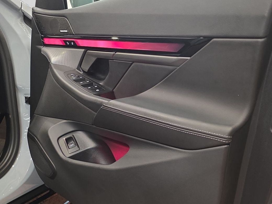 2024 BMW i5