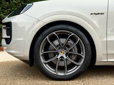 2024 Porsche Cayenne