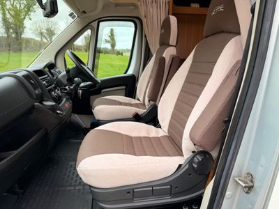 2016 LAIKA ECOVIP 309 LOW PROFILE R.H.D