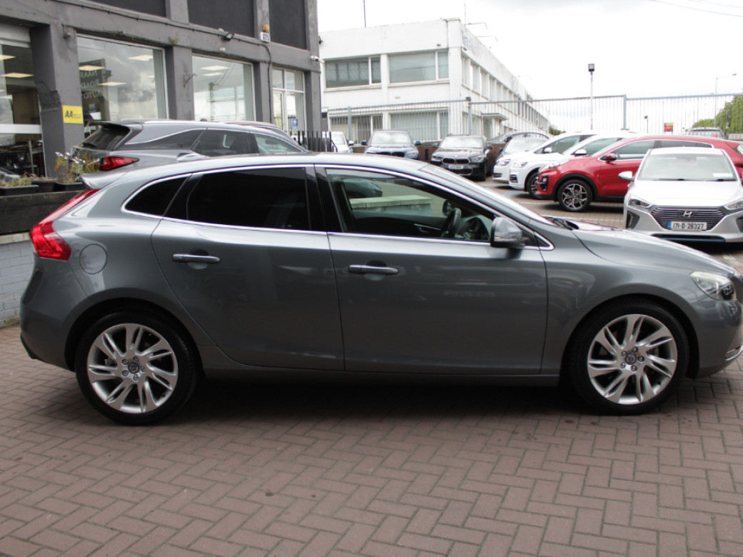 2016 Volvo V40