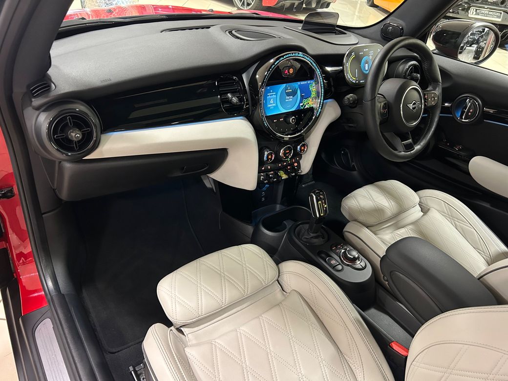 2022 Mini Hatch