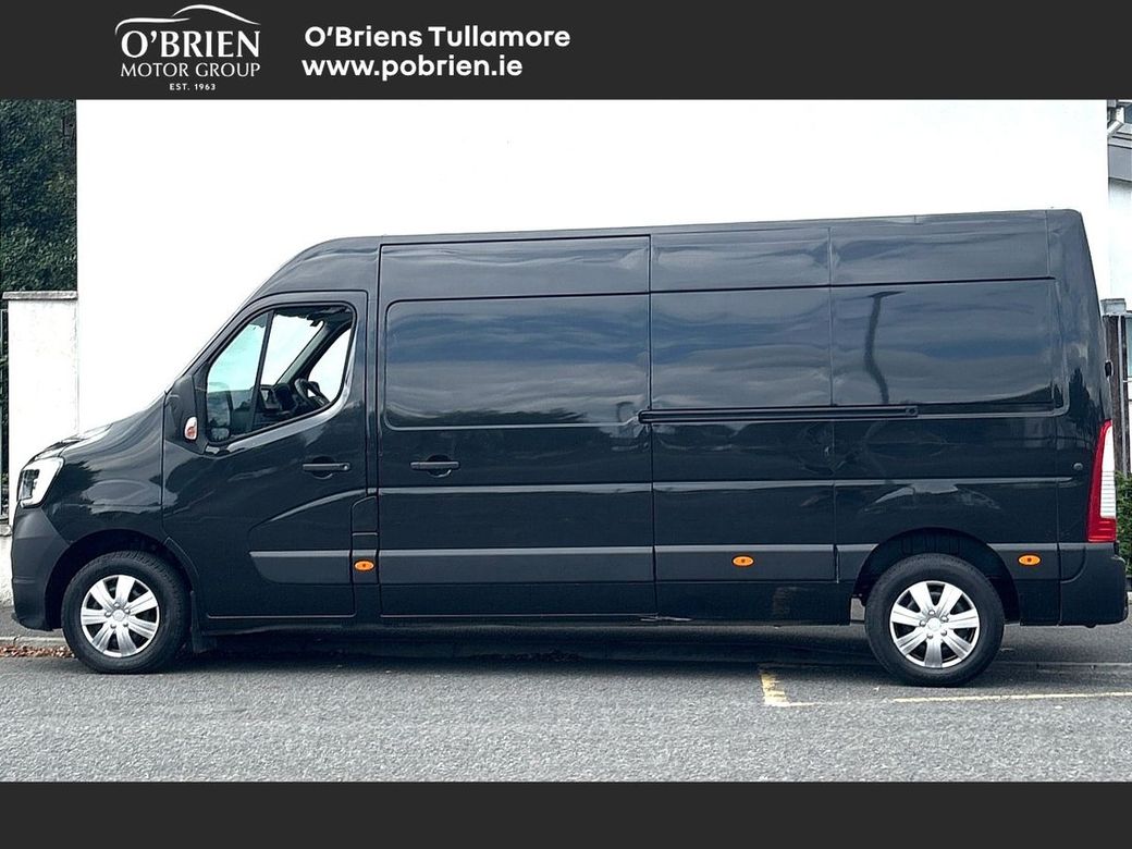 2022 Renault Master