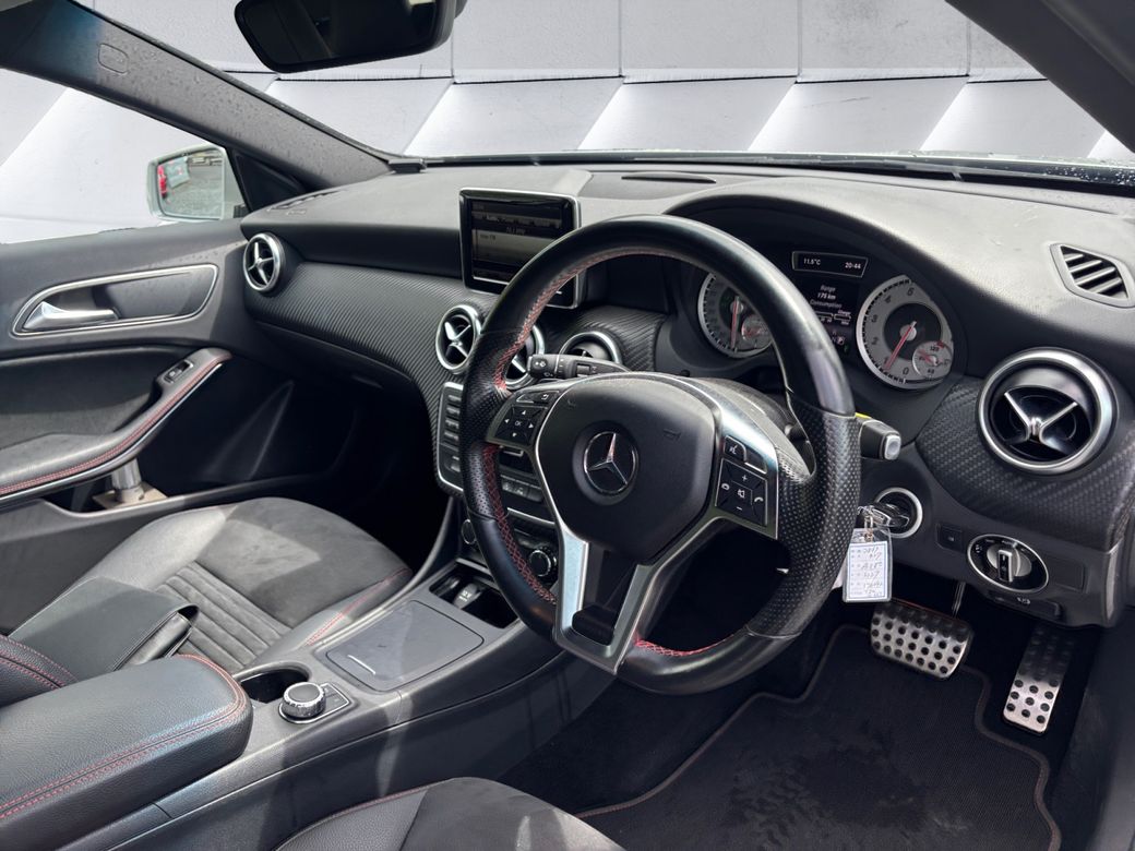 2015 Mercedes-Benz A 180