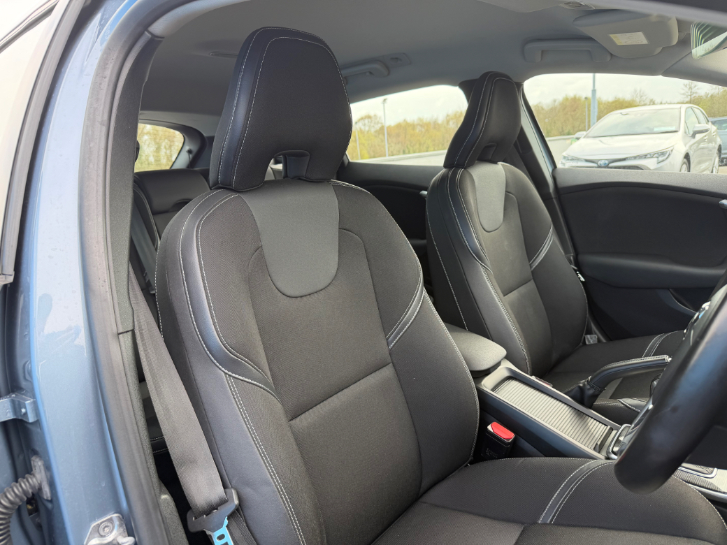 2016 Volvo V40