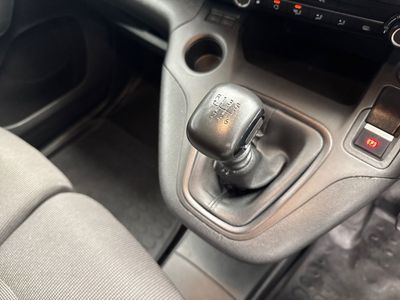 2024 Peugeot Partner