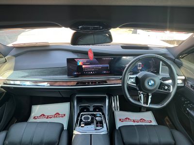 2025 BMW i7