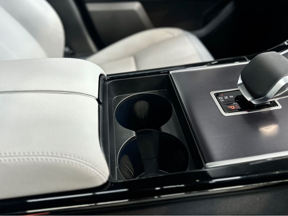 2025 Land Rover Range Rover Velar