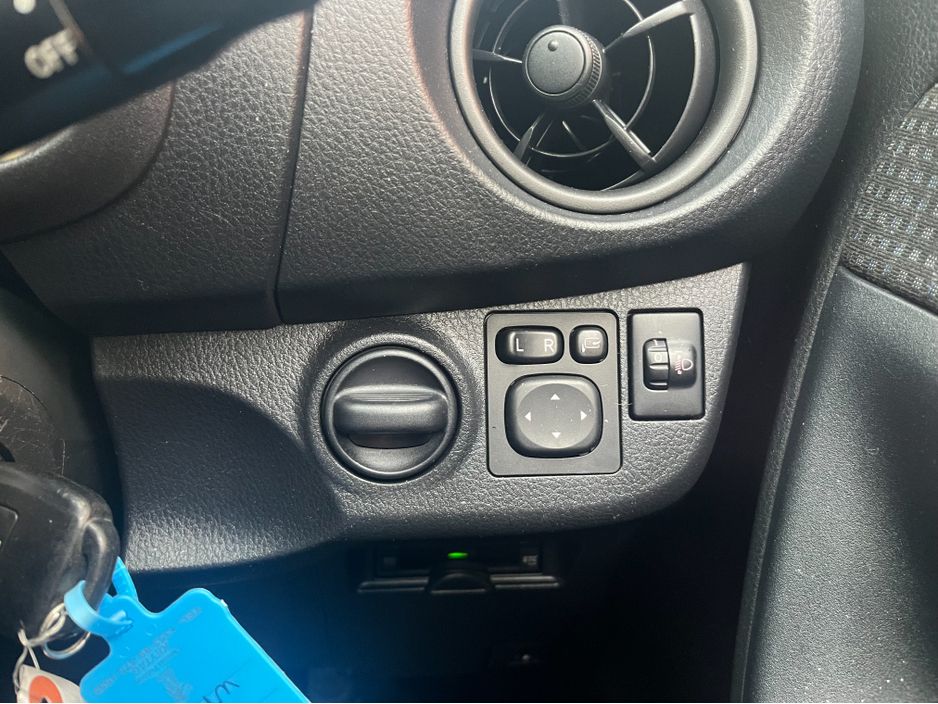 2017 Toyota Vitz
