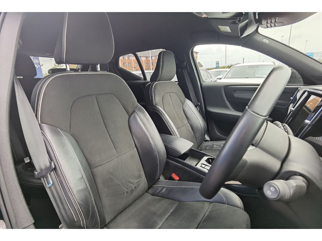 2021 Volvo XC40