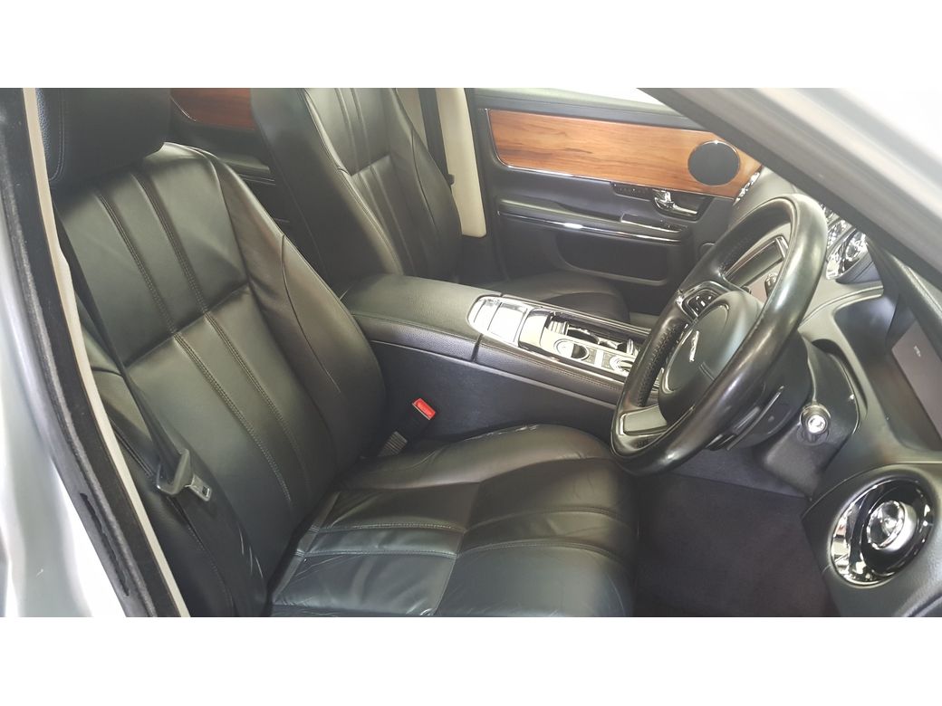 2010 Jaguar XJ