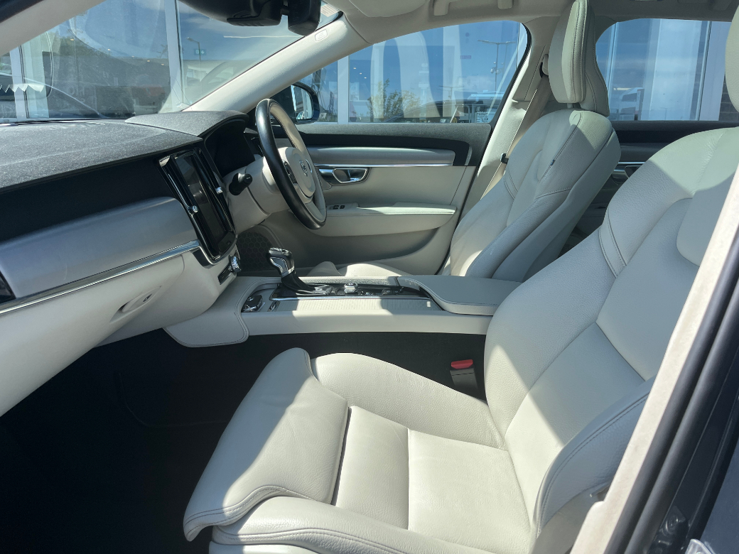 2020 Volvo V90