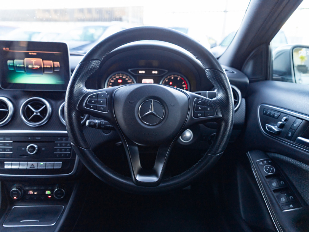 2017 Mercedes-Benz A 180