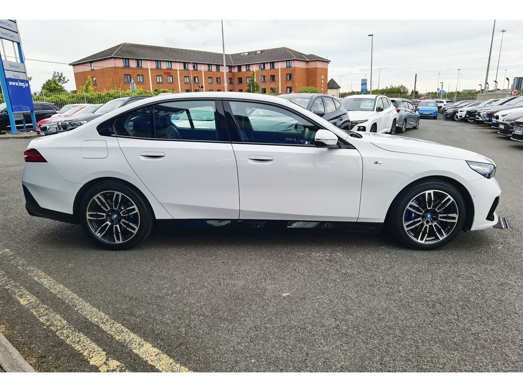 2024 BMW i5